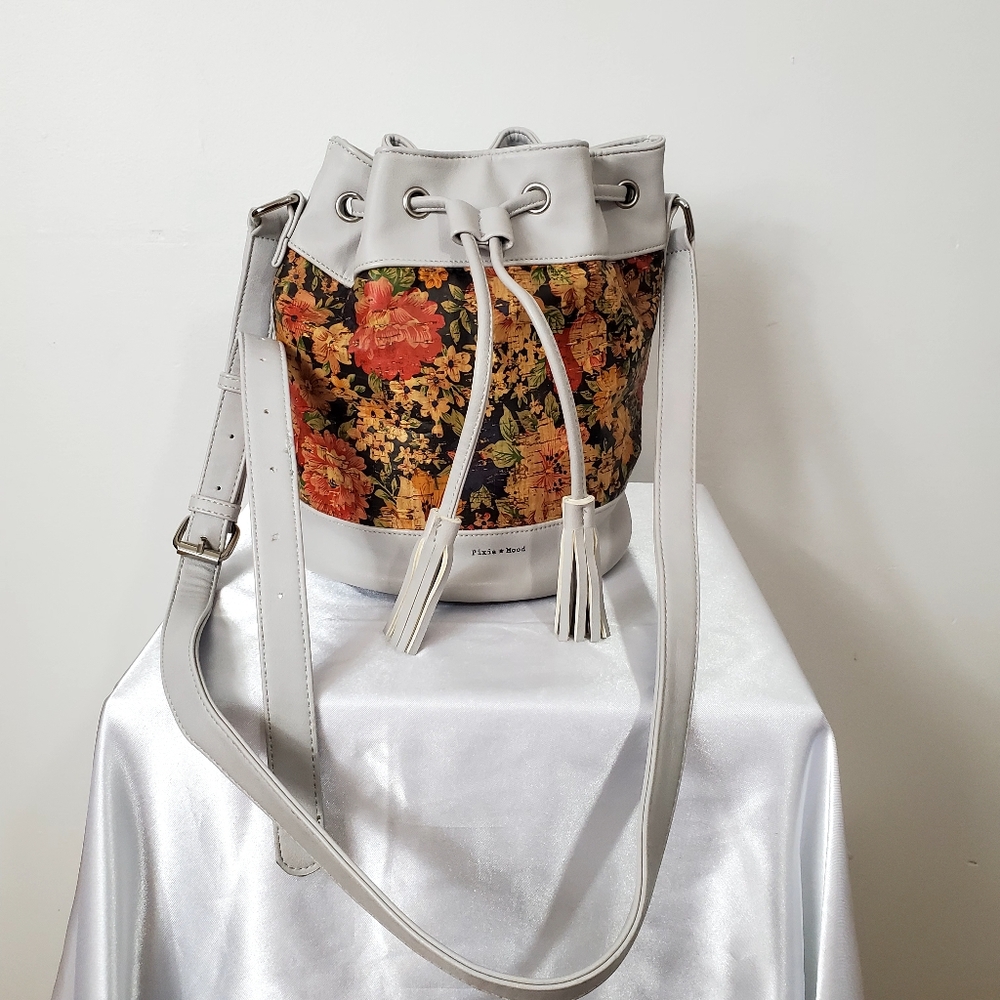 Pixie Mood Amber Bucket Bag -Vegan- - Picture 3 of 16